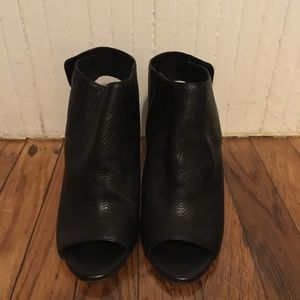 VINCE CAMUTO Peep-Toe Wedge Sandals - US Size 8.5